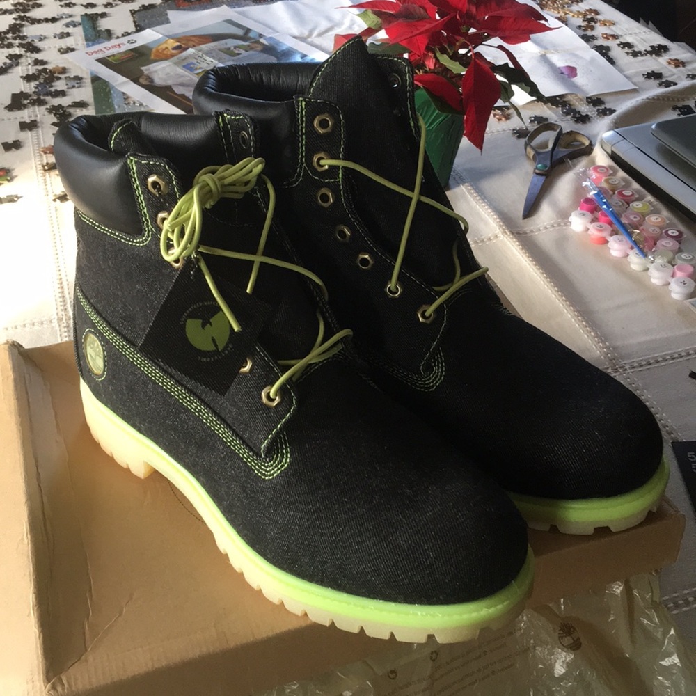 Wu Tang Timberlands - Picture 1 of 14